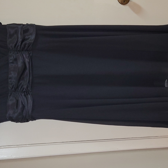 Connected Woman below the knee black dress.  V neck short flutter sleeve. - Picture 3 of 3